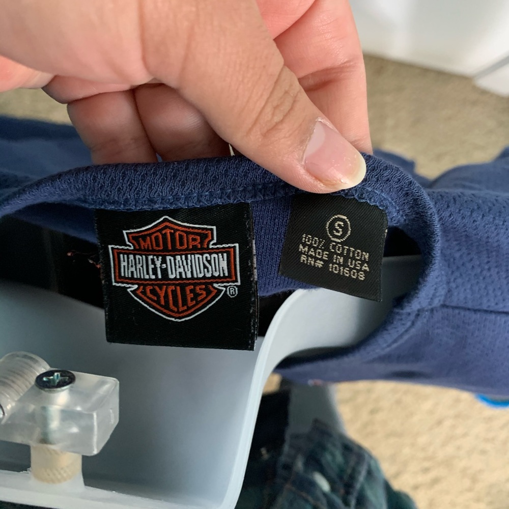 Harley Davidson long sleeve - Picture 3 of 3